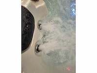Balboa 18 persoons dubbele cabine jacuzzi en zwemspa - afbeelding 8 van  17
