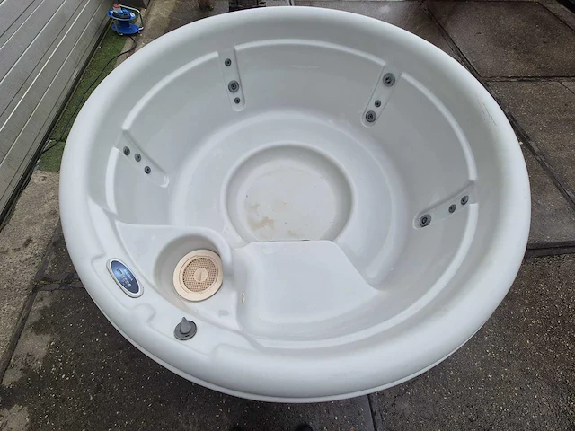 Balboa 5 persoons jacuzzi en buitenspa - afbeelding 1 van  11