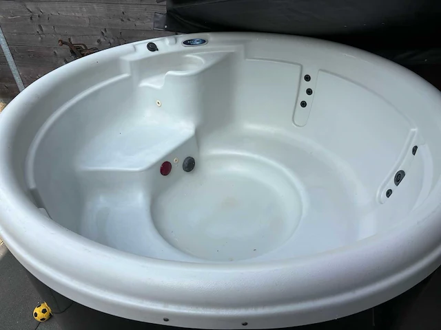 Balboa 5 persoons jacuzzi en buitenspa - afbeelding 4 van  11