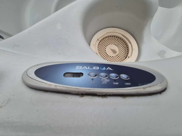 Balboa 5 persoons jacuzzi en buitenspa - afbeelding 10 van  11