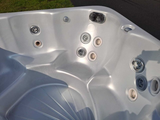 Balboa 6 persoons jacuzzi en buitenspa - afbeelding 27 van  30