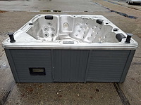 Balboa 6 persoons jacuzzi en buitenspa - afbeelding 24 van  27