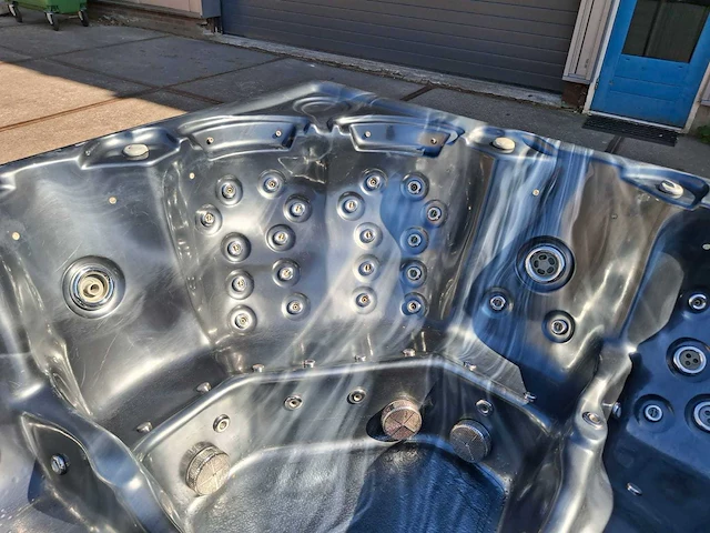 Balboa 6 persoons jacuzzi en buitenspa - afbeelding 9 van  41