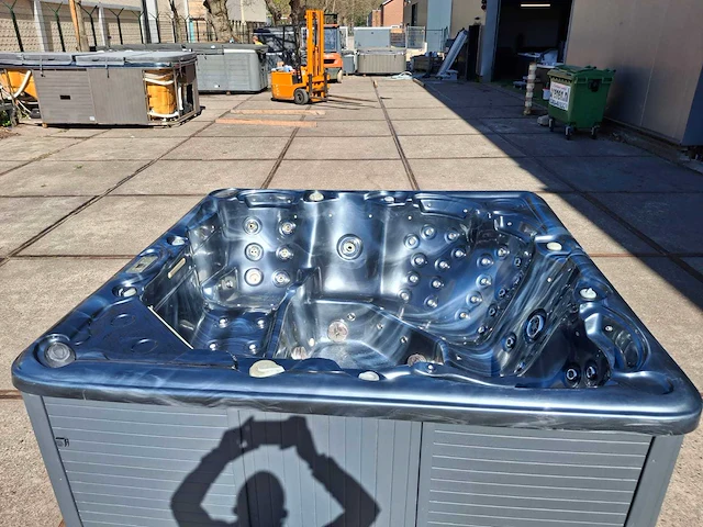 Balboa 6 persoons jacuzzi en buitenspa - afbeelding 13 van  41