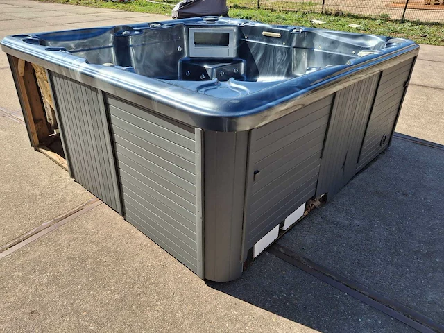 Balboa 6 persoons jacuzzi en buitenspa - afbeelding 31 van  41
