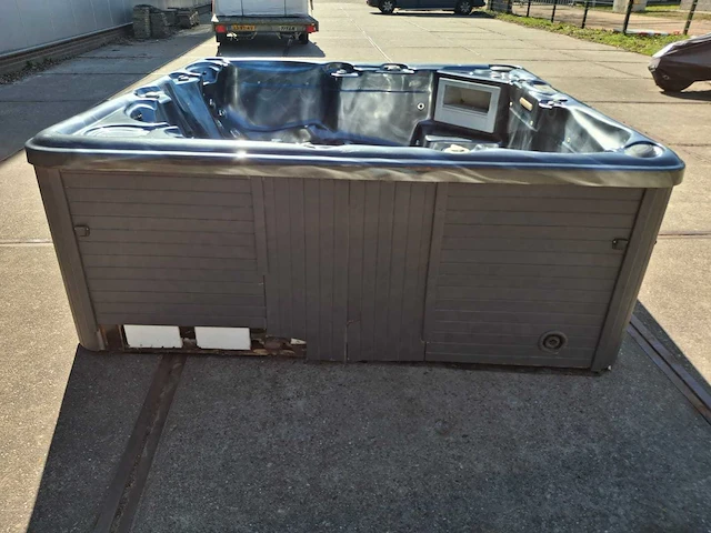 Balboa 6 persoons jacuzzi en buitenspa - afbeelding 33 van  41