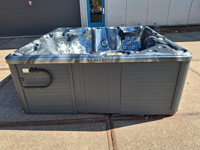 Balboa 6 persoons jacuzzi en buitenspa - afbeelding 36 van  41