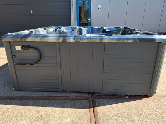 Balboa 6 persoons jacuzzi en buitenspa - afbeelding 39 van  41