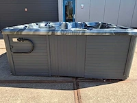 Balboa 6 persoons jacuzzi en buitenspa - afbeelding 39 van  41