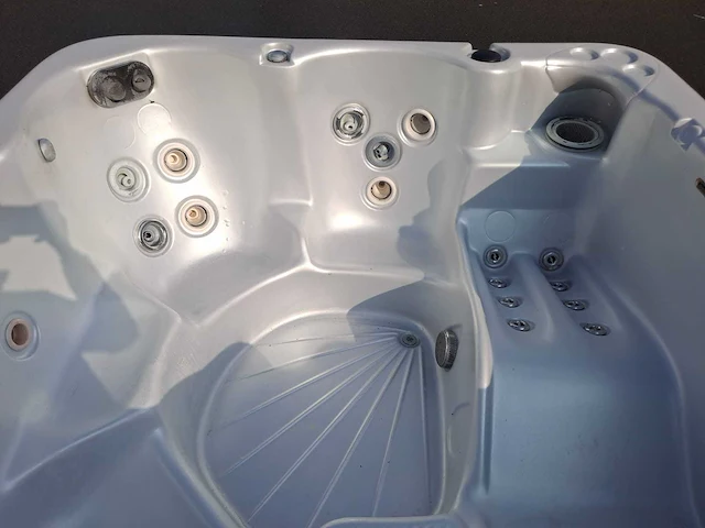 Balboa 6 persoons jacuzzi en buitenspa - afbeelding 8 van  30