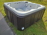 Balboa 6 persoons jacuzzi en buitenspa - afbeelding 11 van  30