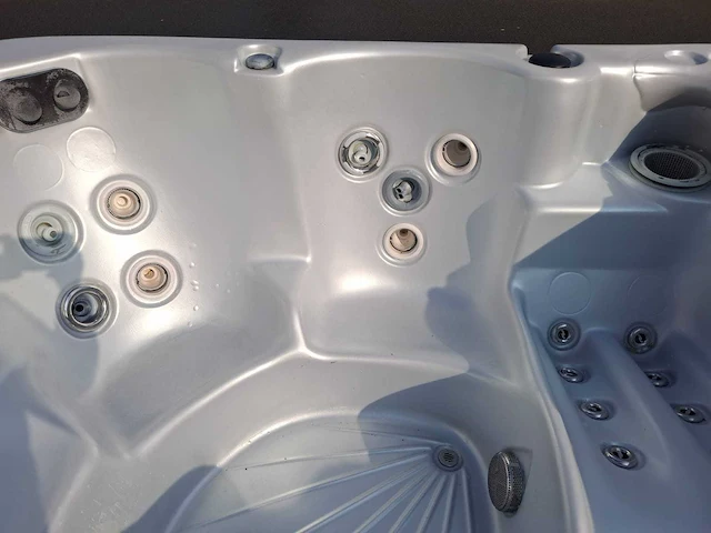 Balboa 6 persoons jacuzzi en buitenspa - afbeelding 17 van  30