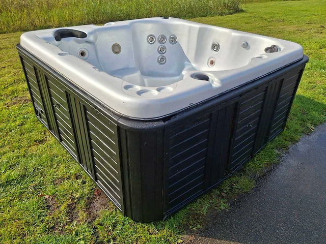 Balboa 6 persoons jacuzzi en buitenspa - afbeelding 20 van  30