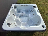 Balboa 6 persoons jacuzzi en buitenspa - afbeelding 12 van  30