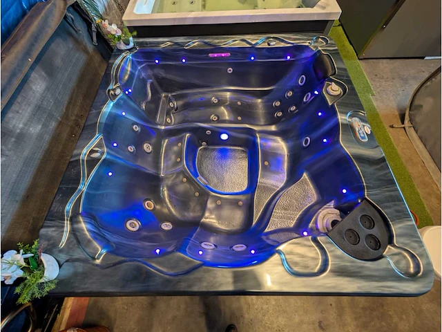 Balboa amerikaanse besturing jacuzzi en buitenspa - afbeelding 2 van  23
