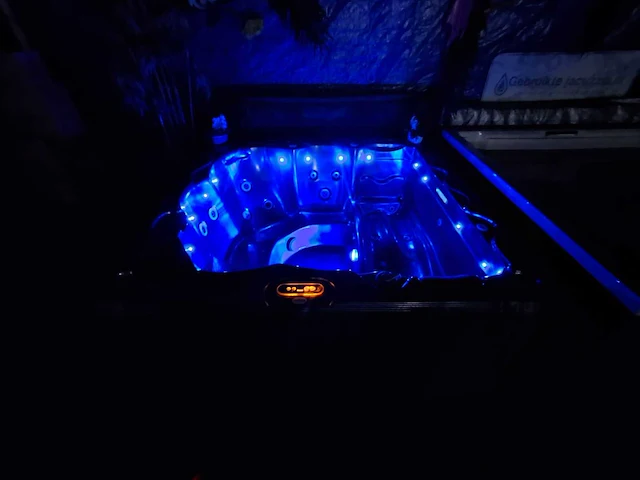 Balboa amerikaanse besturing jacuzzi en buitenspa - afbeelding 17 van  23