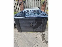 Balboa jacuzzi en buitenspa - afbeelding 3 van  5