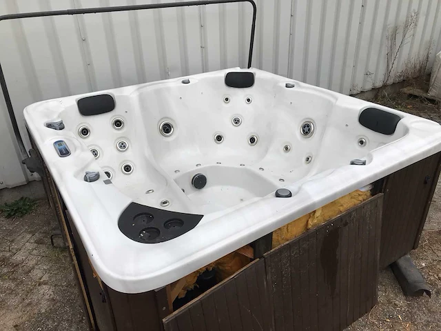 Balboa jacuzzi - afbeelding 2 van  8
