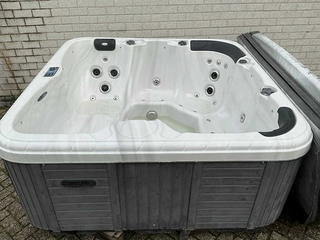 Balboa jacuzzi - afbeelding 10 van  11