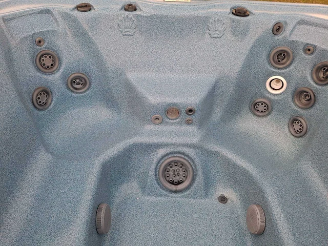 Balboa spa 6 persoons jacuzzi en buitenspa - afbeelding 2 van  26