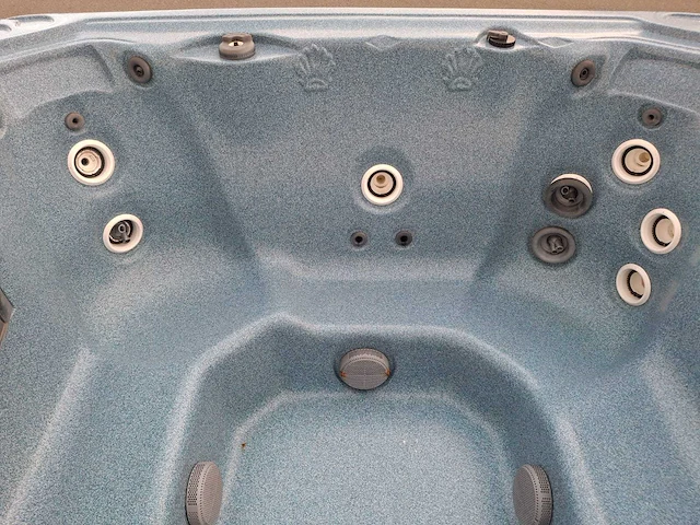 Balboa spa 6 persoons jacuzzi en buitenspa - afbeelding 5 van  26