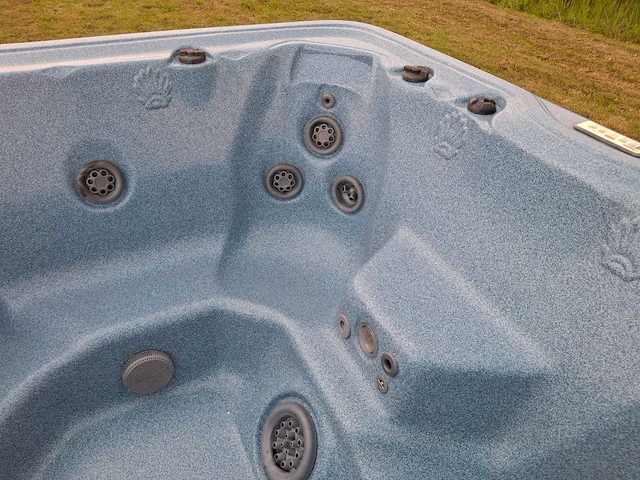 Balboa spa 6 persoons jacuzzi en buitenspa - afbeelding 8 van  26