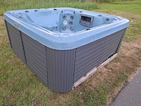 Balboa spa 6 persoons jacuzzi en buitenspa - afbeelding 11 van  26