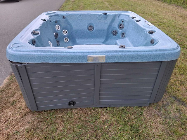 Balboa spa 6 persoons jacuzzi en buitenspa - afbeelding 15 van  26