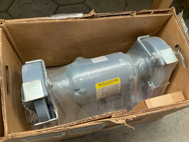 Baldor werkbankslijpmachine - afbeelding 1 van  5