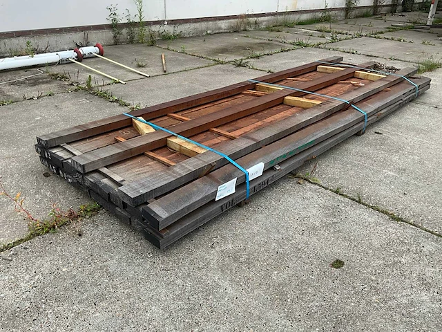 Balk ruw bezaagd okan (23x) - afbeelding 1 van  6