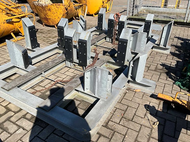 Ballast frame liebherr telekraan - afbeelding 3 van  4