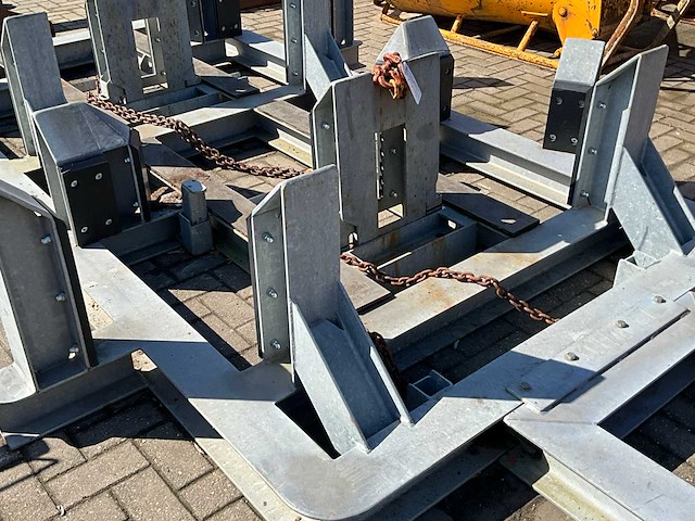 Ballast frame liebherr telekraan - afbeelding 4 van  4