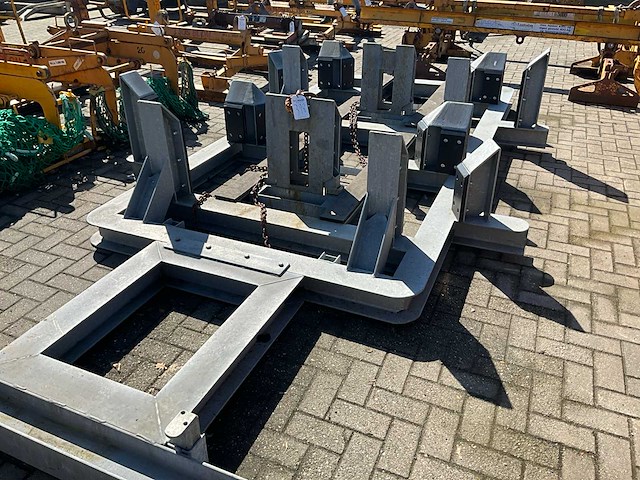 Ballast frame liebherr telekraan - afbeelding 1 van  4