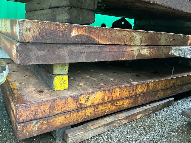 Ballastmateriaal / machineplaten ca 10t - afbeelding 2 van  3