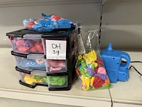 Ballonnenpompje met divese ballonnen - afbeelding 1 van  1