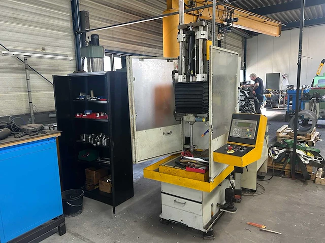 Balzat - euv 32/300 - slotting machines - 1995 - afbeelding 1 van  10