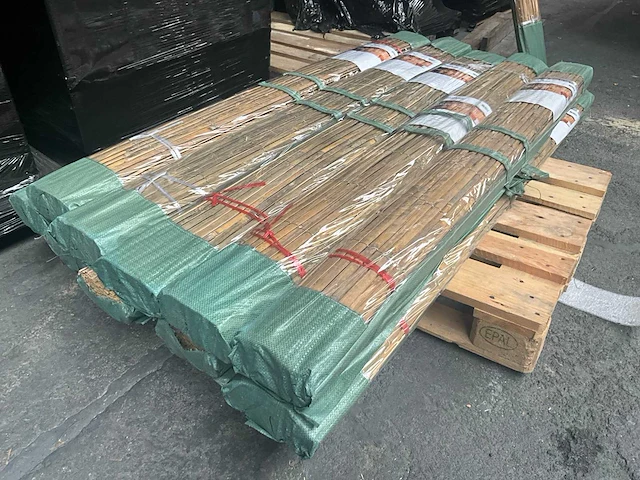 Bamboo - mat gespleten- naturel- tonkin - 3000x1800 mm (54 m2)= 1 pallet - scherm (10x) - afbeelding 1 van  14