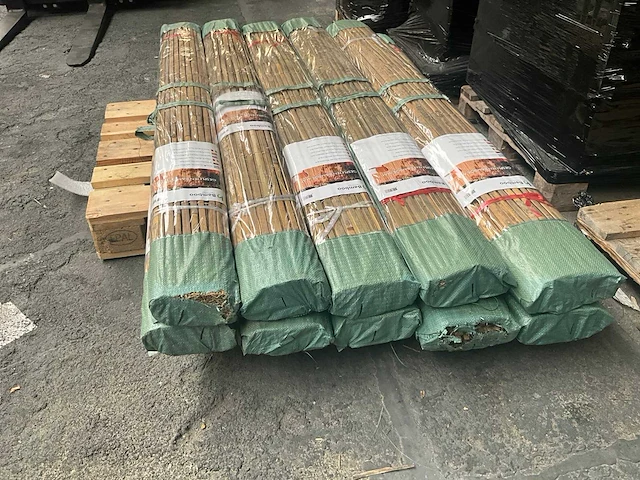 Bamboo - mat gespleten- naturel- tonkin - 3000x2000 mm (60 m2)= 1 pallet - scherm (10x) - afbeelding 1 van  10