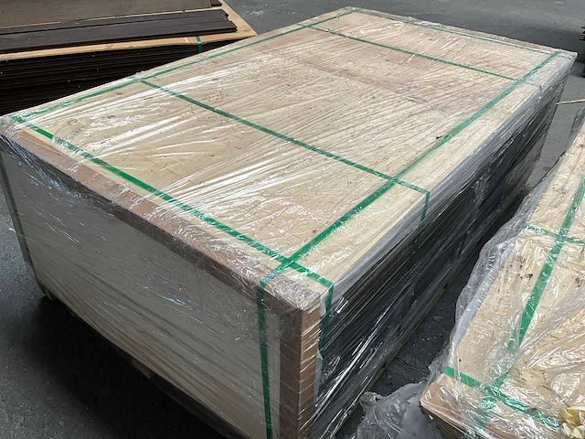 Bamboo - vlonderplanken thermo-zwart - 1850x140x20 mm (48,66 m2) = 1 pallet - terras planken (192x) - afbeelding 1 van  8