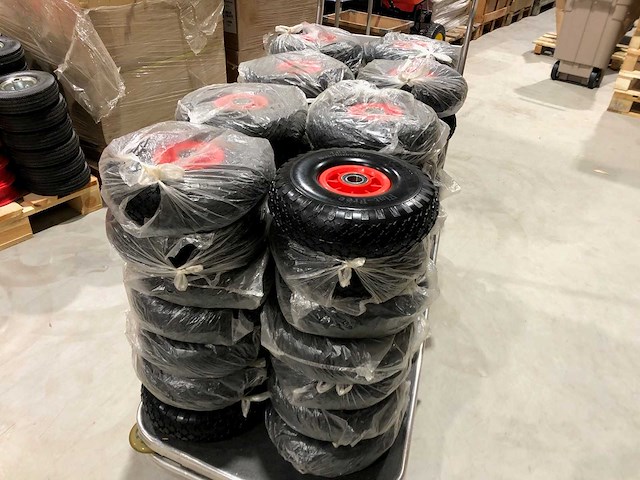 Band, wiel en velg (64x) - afbeelding 1 van  4