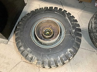 Band - afbeelding 1 van  4