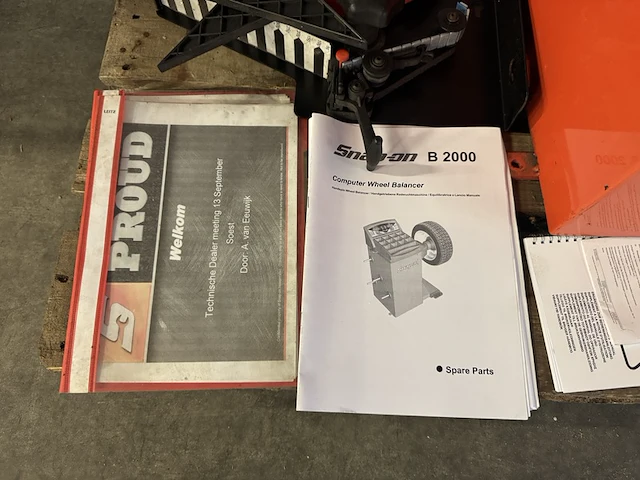 Banden balanceermachine inclusief toebehoren snap-on, b2000 - afbeelding 7 van  11