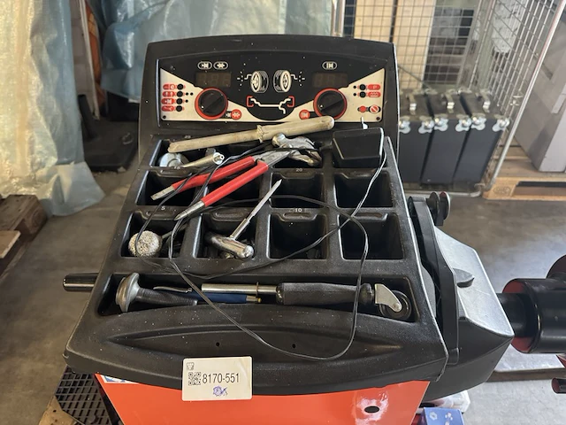 Banden balanceermachine inclusief toebehoren snap-on, b2000 - afbeelding 10 van  11