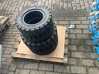 Banden heftruck - afbeelding 2 van  4