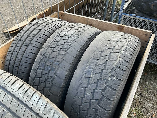 Banden in krat - afbeelding 4 van  4