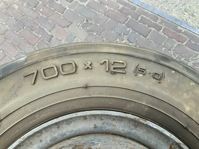 Banden met velg 700 x 12 heftruck toebehoren (4x) - afbeelding 5 van  6