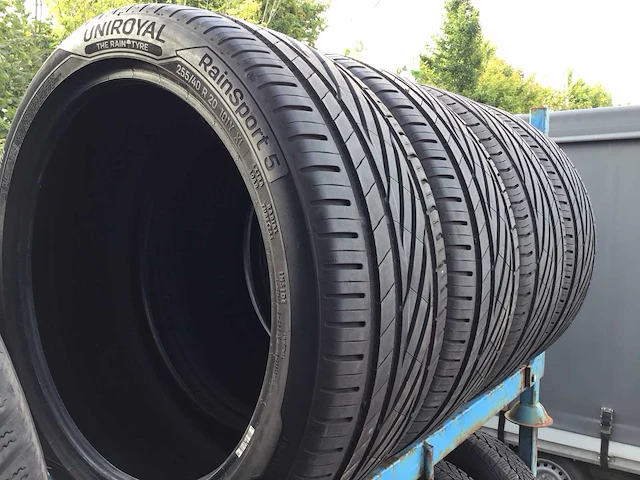 Banden uniroyal velg (4x) - afbeelding 1 van  4