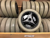 Banden, wielen en velgen (26x) - afbeelding 1 van  3
