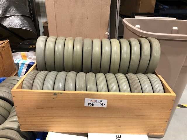 Banden, wielen en velgen (26x) - afbeelding 3 van  3