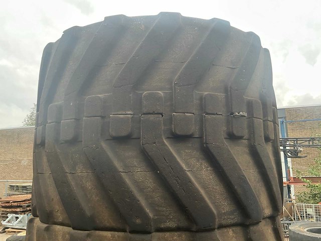 Bandenmarkt graderer 315/70r22.5 bandengraafmachine bandenset - afbeelding 1 van  9